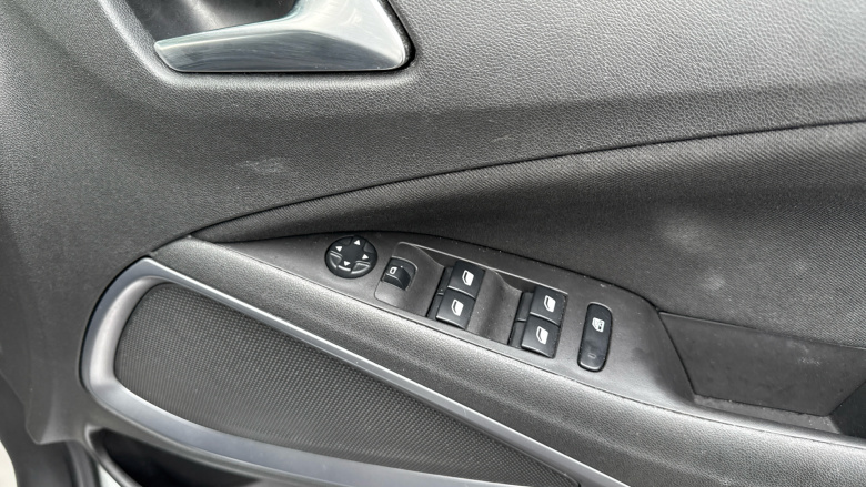 Vauxhall Crossland X 1.5 Turbo D ecoTec [102] SE Nav 5dr [Start Stop] Diesel Hatchback